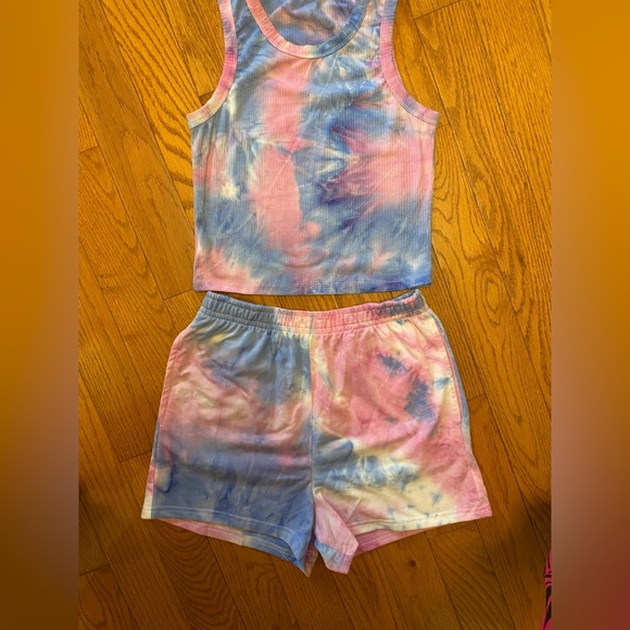 Tie-dye women’s set tank top and shorts - Picture 3 of 15